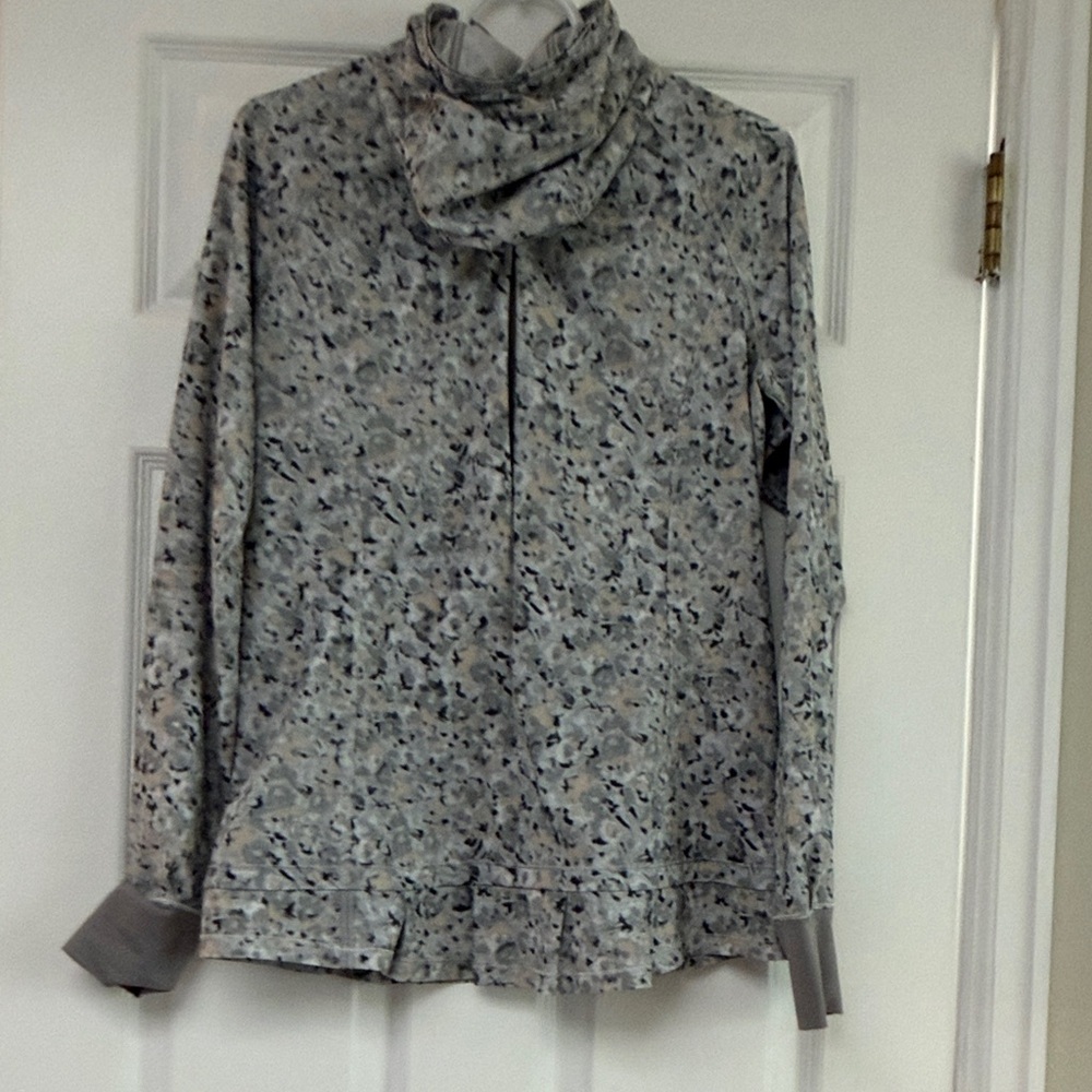 Women’s Lululemon Lightened Up Pullover jacket Floral Print Gray Running size 8 - Picture 6 of 8